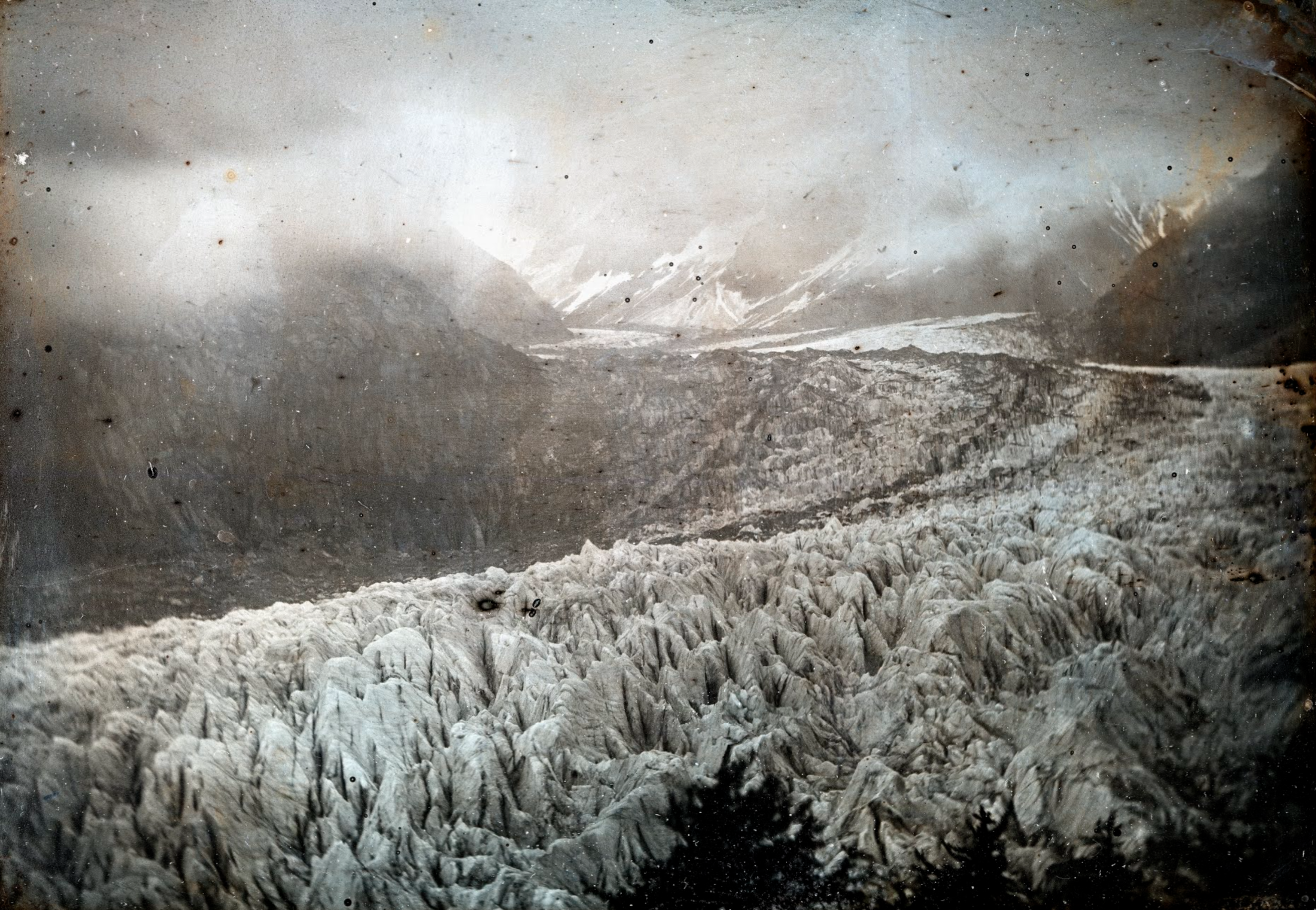 Frozen Surfaces: the entangled history of photography and Alpine